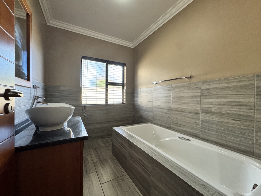 To Let 3 Bedroom Property for Rent in Wilkoppies North West